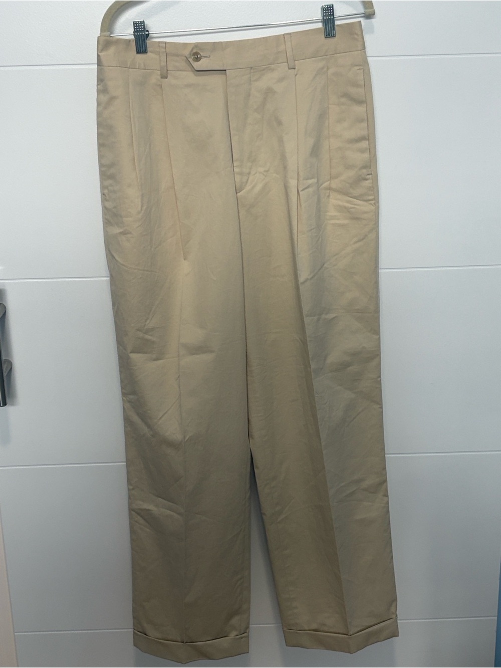 Banana Republic Khaki Pleated Chinos in Light Tan